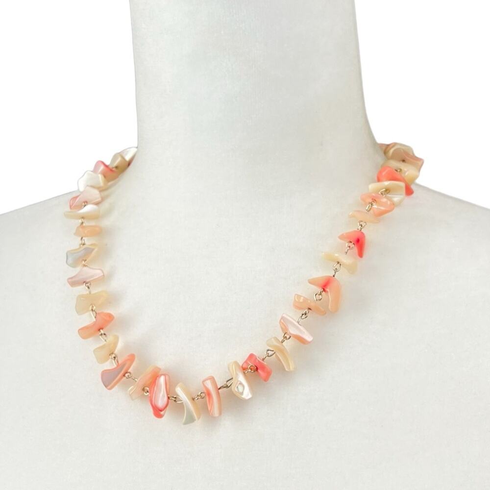 Vintage pink mother of Pearl chips beaded necklace